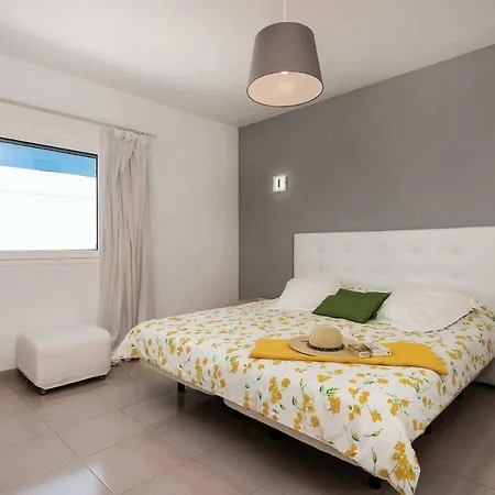 Puerto Del Carmen Sleeps 6 Air Con Wifi Puerto del Carmen (Lanzarote)
