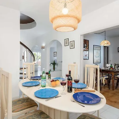 Puerto Del Carmen Sleeps 6 Air Con Wifi