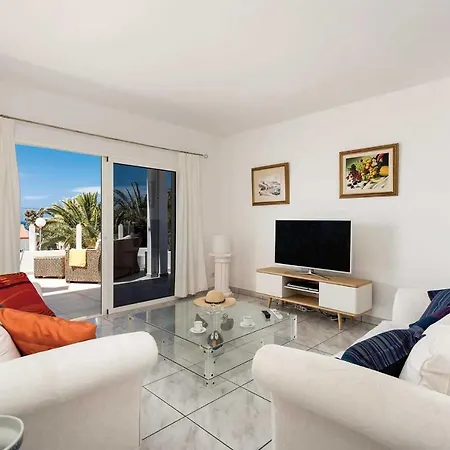 Vila Puerto Del Carmen Sleeps 6 Air Con Wifi